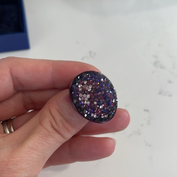 Swarowski authentic ring size 8 - Picture 3 of 7